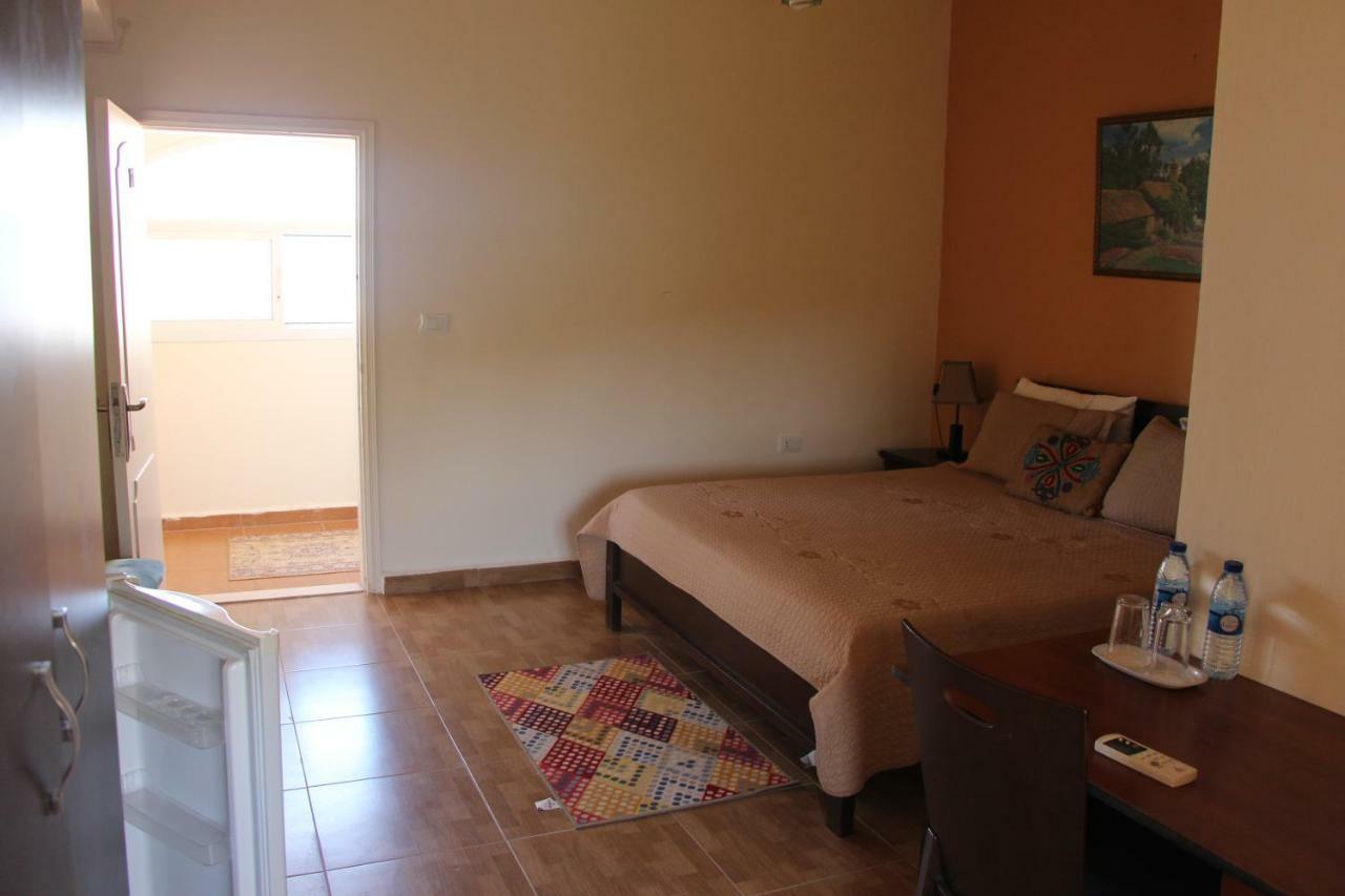 Luna Motel Naqoura Exterior foto